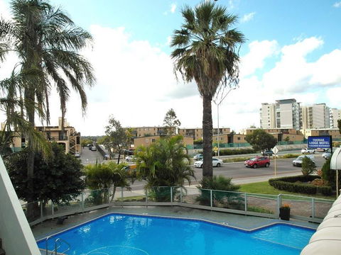 Econo Lodge Rivervale - Mackay Tourism 10