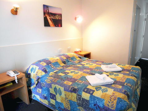Econo Lodge Rivervale - Mackay Tourism 23