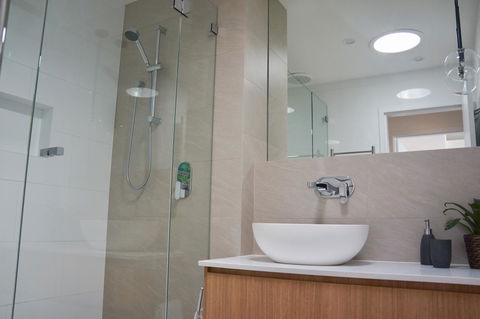 Cottesloe Beachfront Ocean View Apartment - Mackay Tourism 15