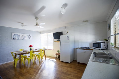 Shark Bay Seafront Apartments - Mackay Tourism 1