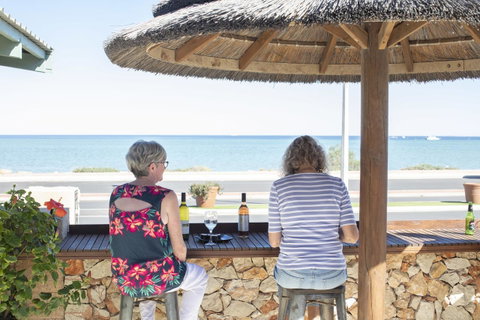 Shark Bay Seafront Apartments - Mackay Tourism 32