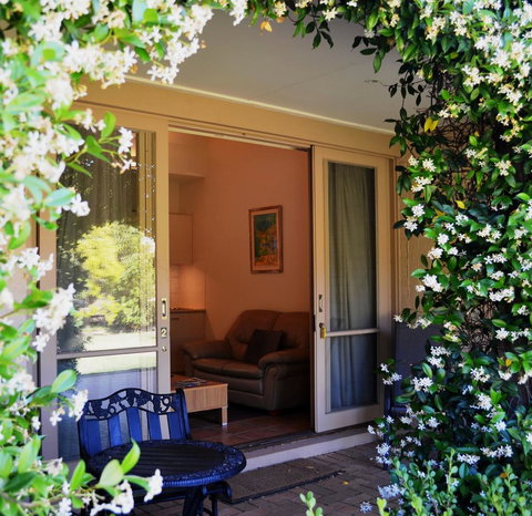 Grapevines Boutique Accommodation - Mackay Tourism 7