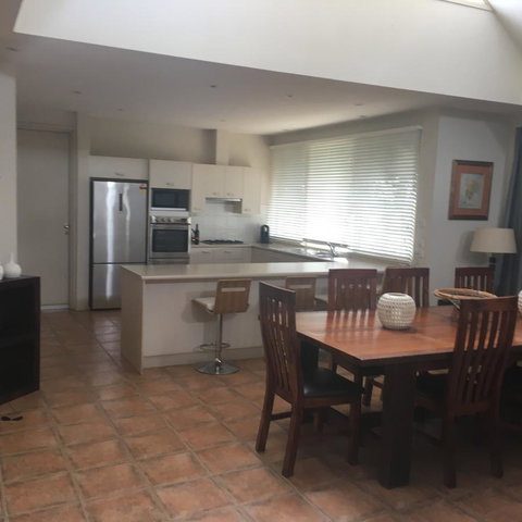 Grapevines Boutique Accommodation - Mackay Tourism 3