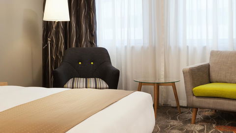 Holiday Inn Perth City Centre, An IHG Hotel - Mackay Tourism 23