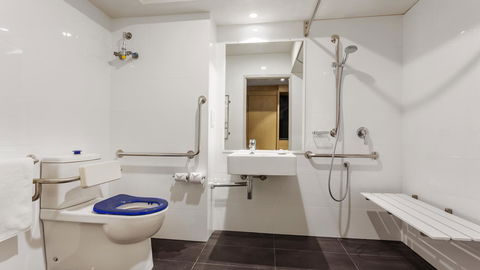 Holiday Inn Perth City Centre, An IHG Hotel - Mackay Tourism 27