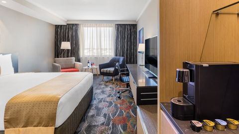 Holiday Inn Perth City Centre, An IHG Hotel - Mackay Tourism 25