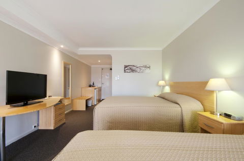 Dog Rock Motel - Mackay Tourism 31