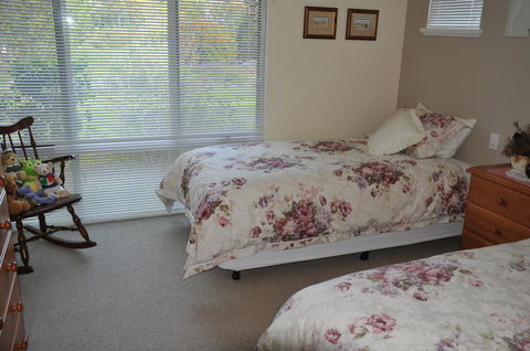 Glenelg On King Bed & Breakfast - Mackay Tourism 28