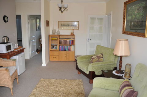 Glenelg On King Bed & Breakfast - Mackay Tourism 20