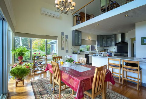 Glenelg On King Bed & Breakfast - Mackay Tourism 8