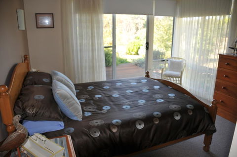 Glenelg On King Bed & Breakfast - Mackay Tourism 23