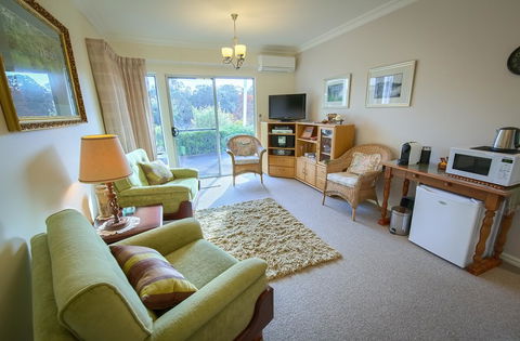 Glenelg On King Bed & Breakfast - Mackay Tourism 2