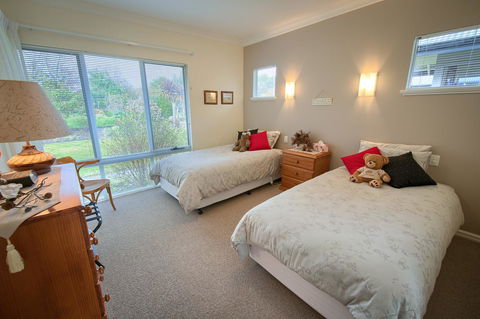 Glenelg On King Bed & Breakfast - Mackay Tourism 4