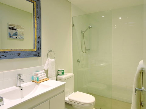 Seashells Scarborough - Mackay Tourism 29