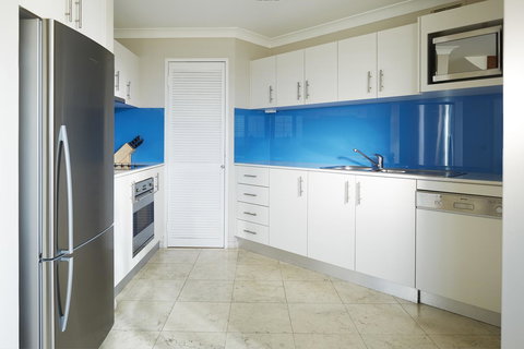 Seashells Scarborough - Mackay Tourism 7