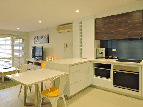 Seashells Scarborough - Mackay Tourism 27