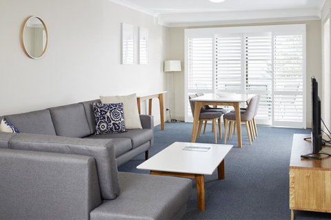 Seashells Scarborough - Mackay Tourism 5