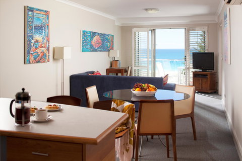 Seashells Scarborough - Mackay Tourism 22