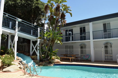 West Beach Lagoon 220 Stylish And Cozy - Mackay Tourism 19
