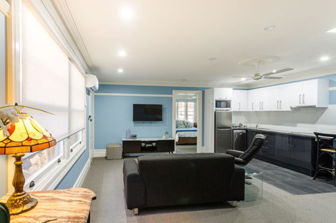 Blue Door Apartments - Mackay Tourism 14