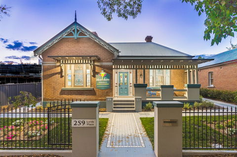 Blue Door Apartments - Mackay Tourism 0