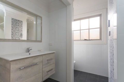 Blue Door Apartments - Mackay Tourism 15