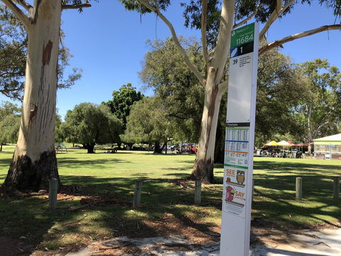 Perth Lake Side Lodge - Mackay Tourism 21