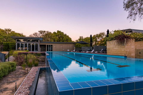 Aqua Resort Busselton - Mackay Tourism 0