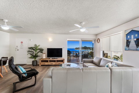 Laman Lodge, Unit 2, 15 Laman Street - Mackay Tourism 0