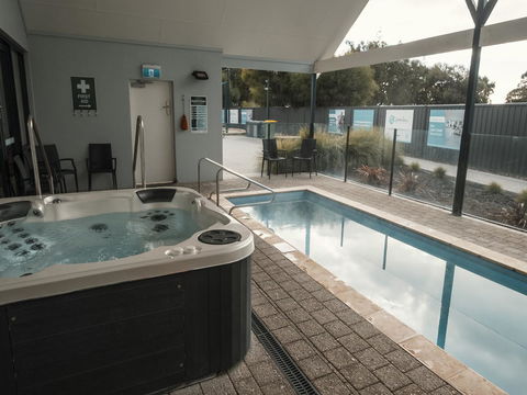 FortyOne - Oceanside Retreat Busselton - Mackay Tourism 3