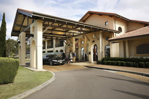Chateau Elan At The Vintage - Mackay Tourism 38