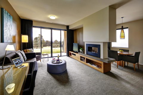Chateau Elan At The Vintage - Mackay Tourism 11