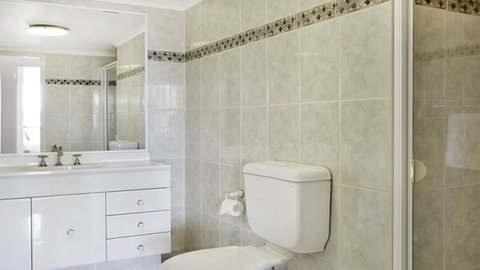 Darling Harbor Apartment - Mackay Tourism 5