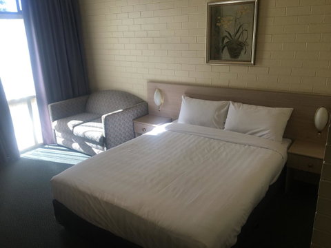 Junee Motor Inn - Mackay Tourism 14