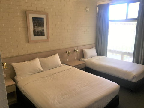 Junee Motor Inn - Mackay Tourism 15