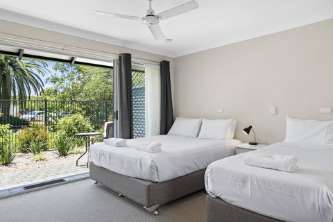 The Park Hotel Motel, Suffolk Park - Mackay Tourism 7