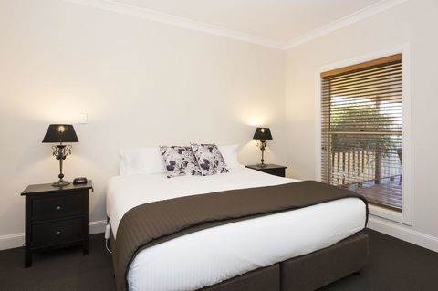 Colonial Court Villas - Mackay Tourism 13