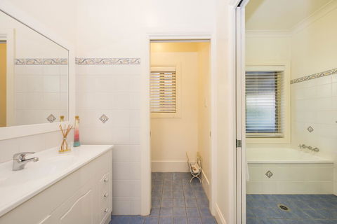 Colonial Court Villas - Mackay Tourism 6