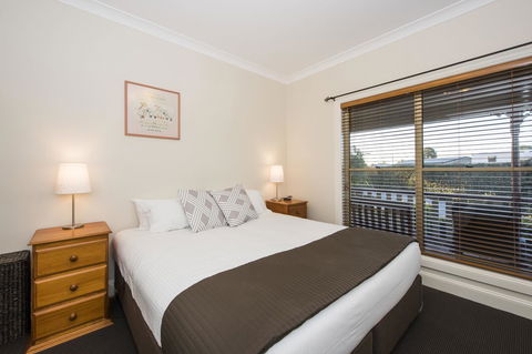 Colonial Court Villas - Mackay Tourism 11