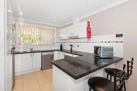 Colonial Court Villas - Mackay Tourism 17