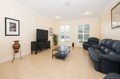 Colonial Court Villas - Mackay Tourism 8