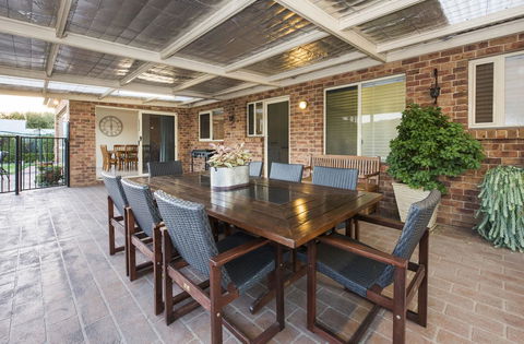 Colonial Court Villas - Mackay Tourism 5
