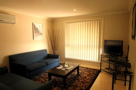 Colonial Court Villas - Mackay Tourism 31