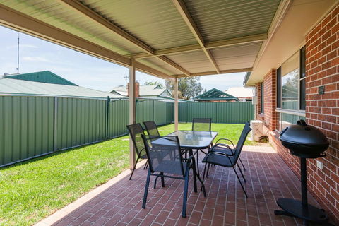 Colonial Court Villas - Mackay Tourism 32