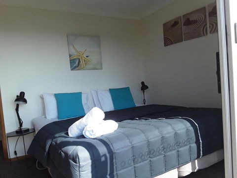 Narooma Golfers Lodge - Mackay Tourism 13