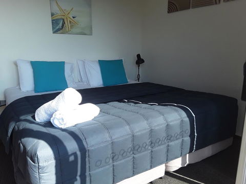 Narooma Golfers Lodge - Mackay Tourism 11