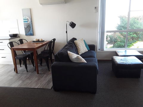 Narooma Golfers Lodge - Mackay Tourism 21