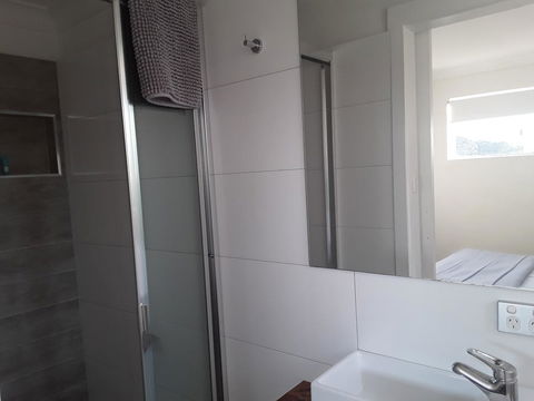 Narooma Golfers Lodge - Mackay Tourism 6