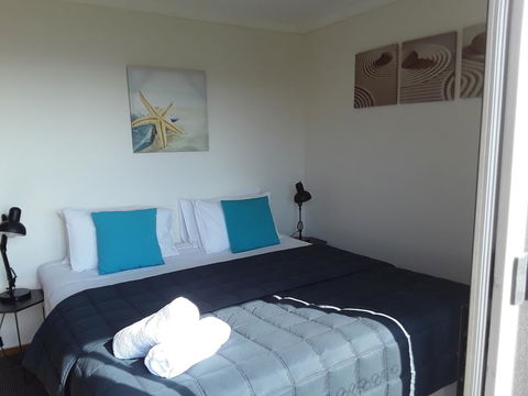 Narooma Golfers Lodge - Mackay Tourism 23