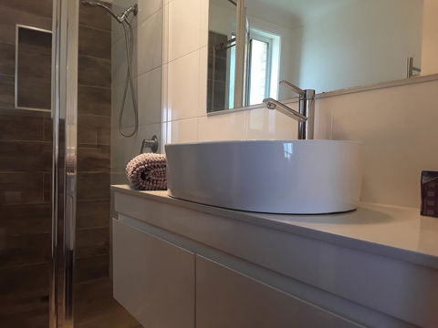Narooma Golfers Lodge - Mackay Tourism 16